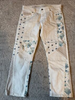 Pilcro and the Letterpress White Cropped Jeans with Blue Floral Patchwork 29P